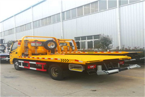 获嘉附近拖车救援搭电